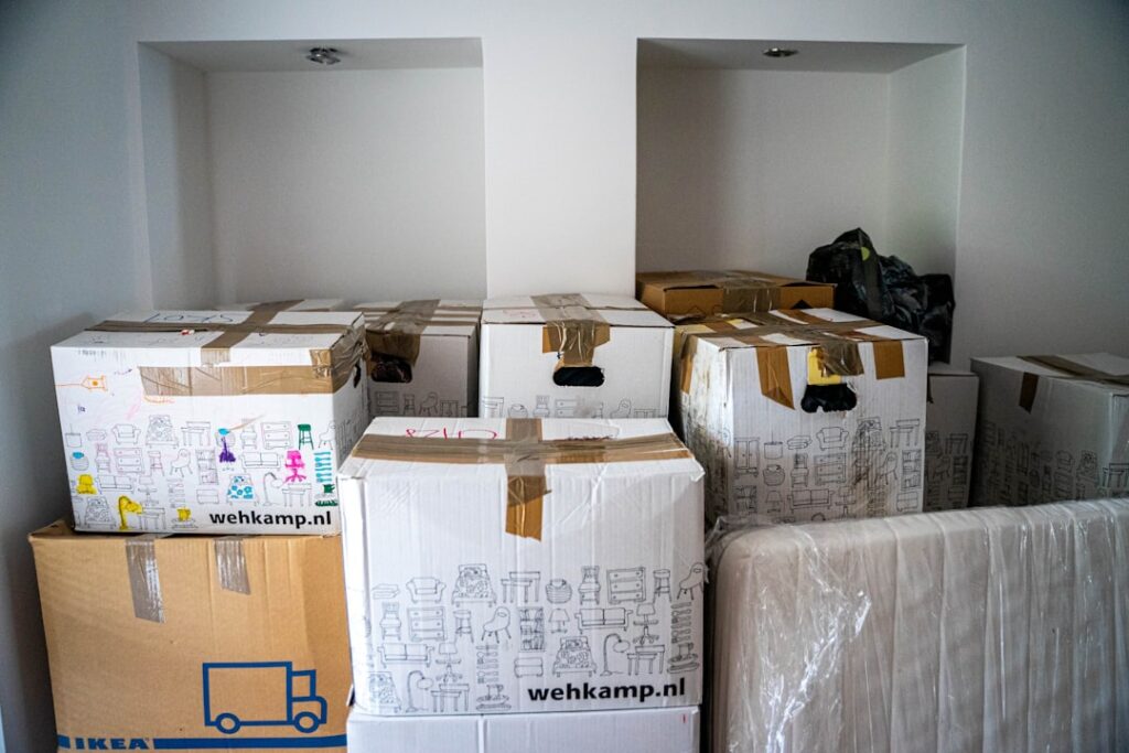 Photo move heavy furniture alone