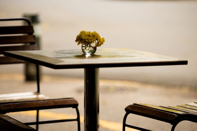 Photo folding table