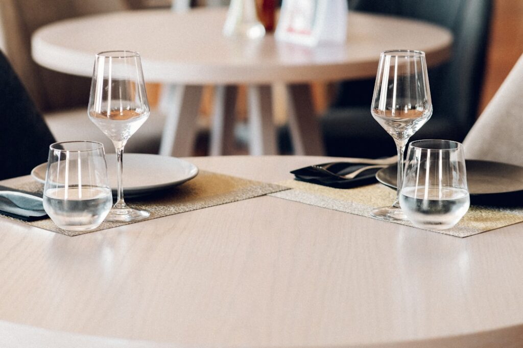 Photo dining table sizes