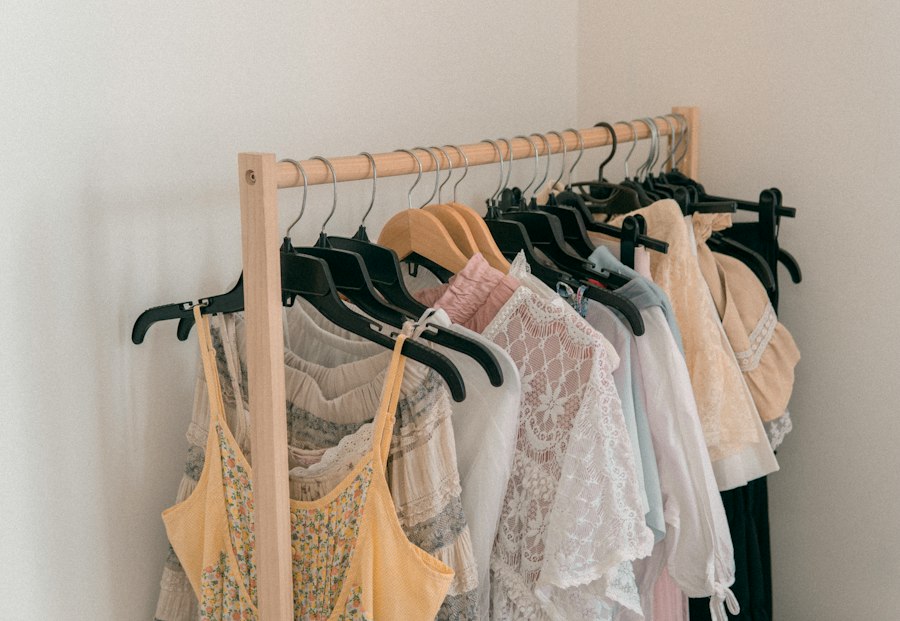 organize wardrobe
